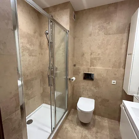 W Centrum Gdyni Swietojanska 4-8 Апартаменты Гдыня